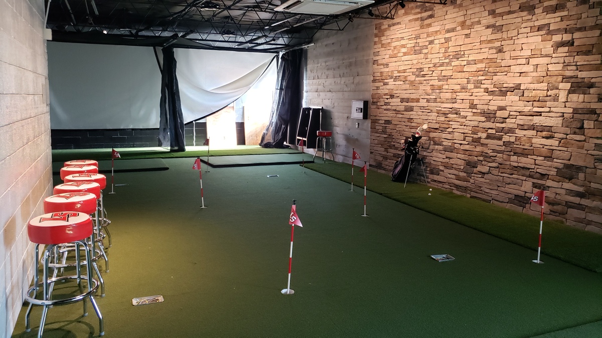 Lancer Indoor Golf Facility